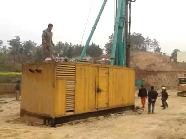 柳河如何判断水冷式机油散热器密封件是否需要更换？